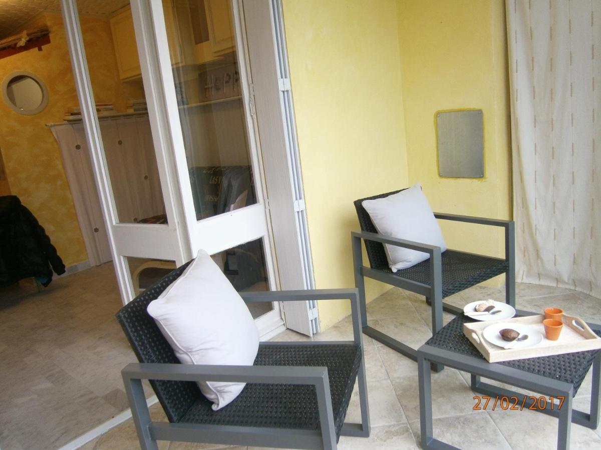 Agreable Studio Avec Cave Et Parking Privatif La Ciotat Esterno foto