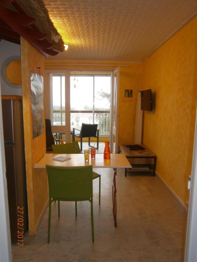 Agreable Studio Avec Cave Et Parking Privatif La Ciotat Esterno foto